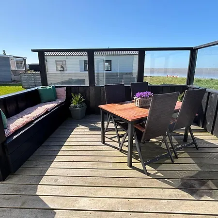 Direct Aan Waddenzee Κάμπινγκ *